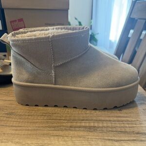 Mudd Mini Platform Boots